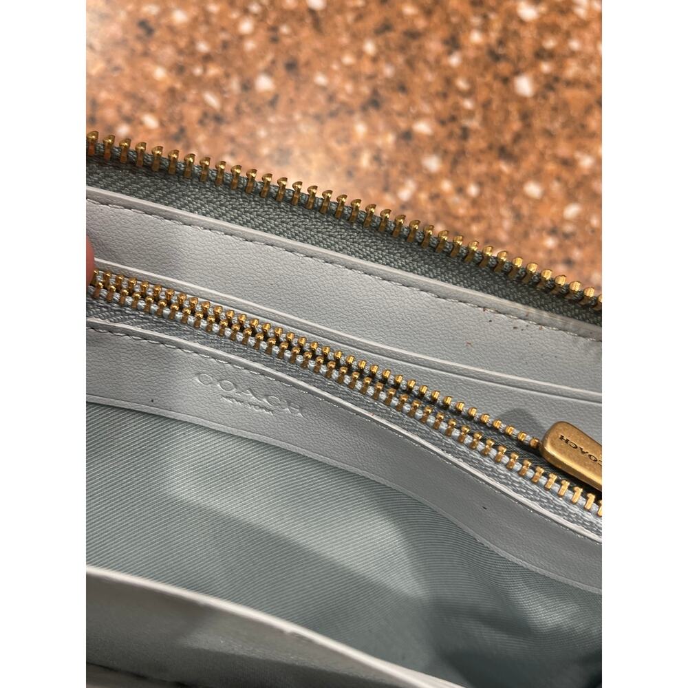 Coach zip around wallet - Picture 6 of 7